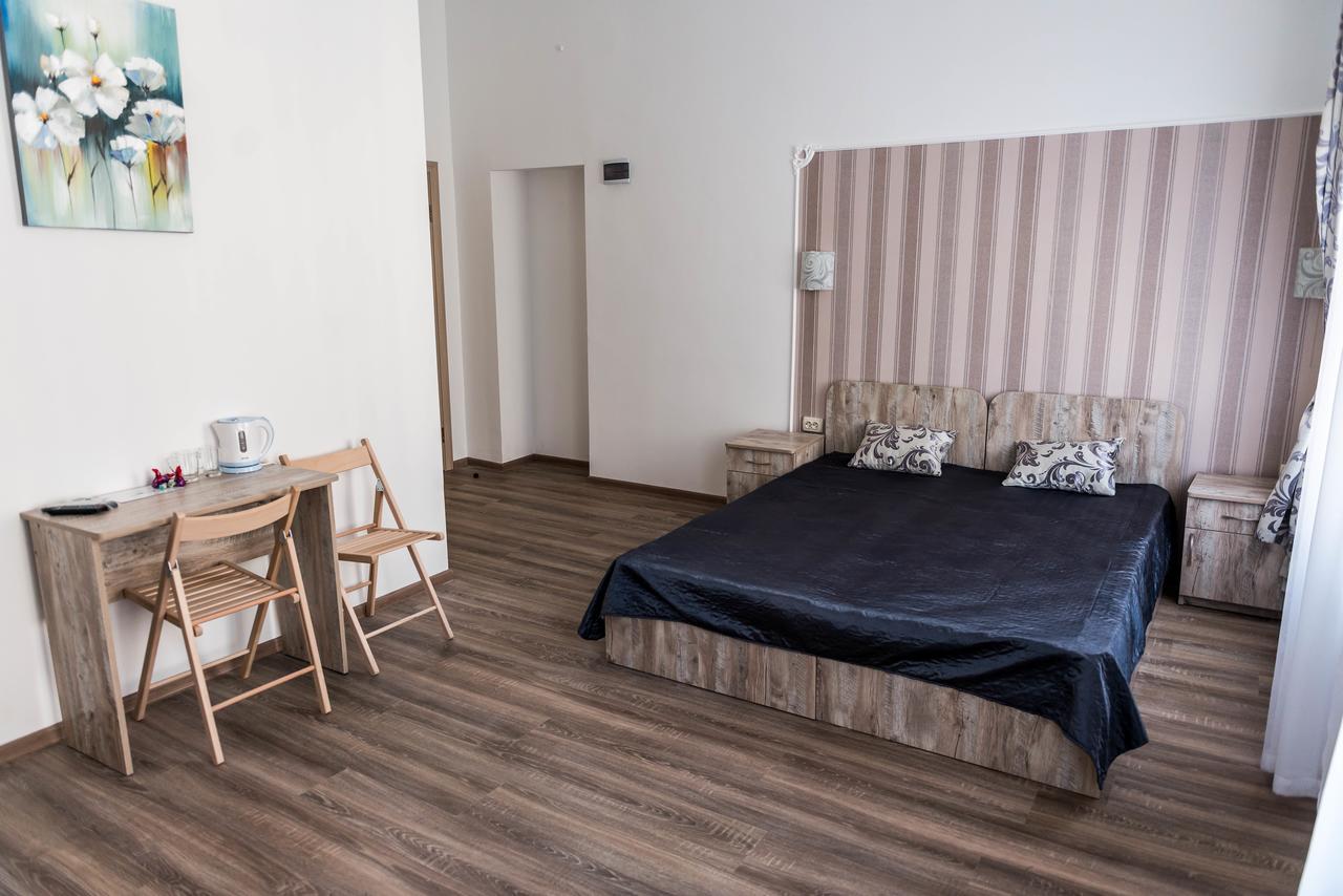Mini Hotel Freedom Mercurius リヴィウ エクステリア 写真